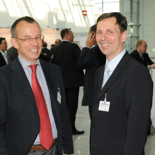 Martin Luntscher (Fressnapf) im Gespräch mit Ralf Block und Alexander Steffani (beide Hanseatische Inkasso Treuhand)