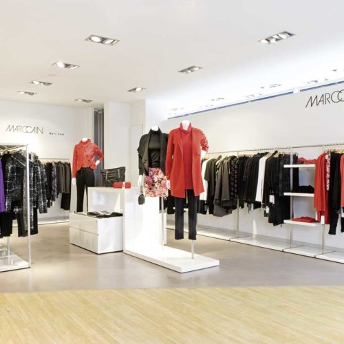 Sowohl der Beton-Boden als auch der PVC-Designbelag haben sich im Modehaus Ristedt in Bremen ästhetisch und praktisch bewährt. (Foto: Ristedt)