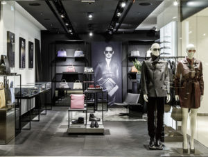 Nobelmarken lieben abstrakt reduzierte Figuren, hier bei Porsche Design (Foto: IDW)