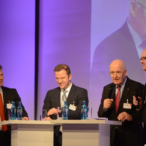 Auf dem Podium v.l.n.r.: Jörg Pretzel (GS1 Germany), MarkusTkotz (Markant), Prof. Götz W. Werner (EHI-Präsident), Michael Gerling (EHI)