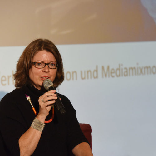 Marlene Lohmann (EHI) hieß die Teilnehmer sowie u.a. folgende Referenten des EHI Marketing Forums 2015 in Köln wilkommen: