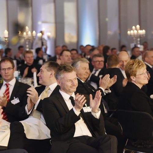 Stimmungsvolles Ambiente mit Michael Haubrich (EP), Markus Buntz, Peter Pohlmann (Poco), Petra Hesser (Ikea)