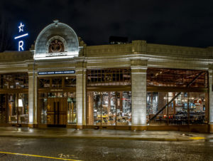 Die Atmosphäre im „Reserve Roastery and Tasting“-Room soll eine neue Anziehungskraft auf Kunden ausüben. (Foto: Starbucks)