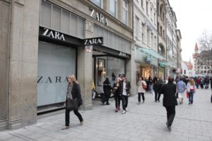 Zwei Mal in der Woche beliefert Zara seine Filialen mit neuer Ware.