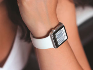 Das österreichische Mobile Payment-Verfahren Blue Code auf einer Smartwatch (Foto: Secure Payment Technologies)