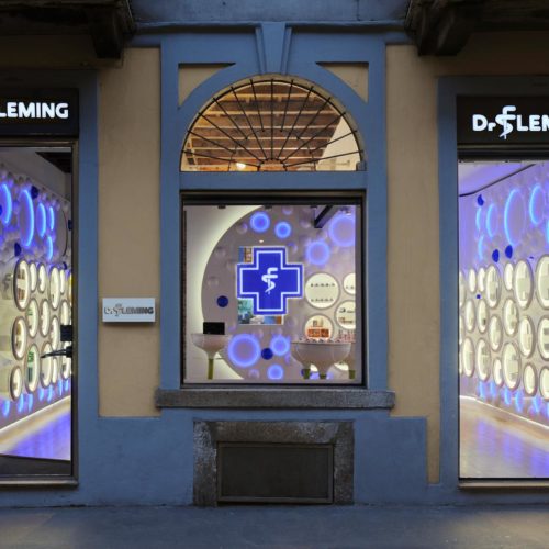 Die „Dr. Fleming-Apotheke“ in Mailand ist 50 qm groß, ...