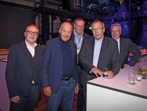 Gute Laune auf der Abendveranstaltung: Horst Bauer (H.U.T.), Prof. Götz Werner (dm), Thomas Tillmann (Accesa), Harm Humburg (Ferrero), Horst Rüter (EHI)