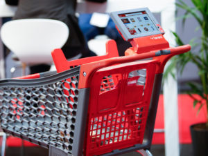 „Smarte Trolleys“ bietet auch Tarent Solutions. (Foto: Messe Düsseldorf)