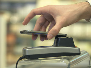 Zu den Vorteilen von NFC gehört, dass das Bezahlen auch ohne Internet- oder Telefonverbindung funktioniert. (Foto: GS1)