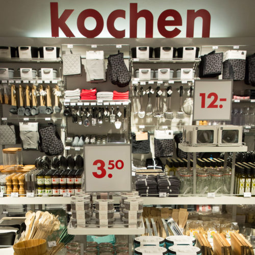 Produkte und Preise sind bei Hema vordergründig. Die Warenpräsentation hingegen ist dezent. (Foto: Hema)