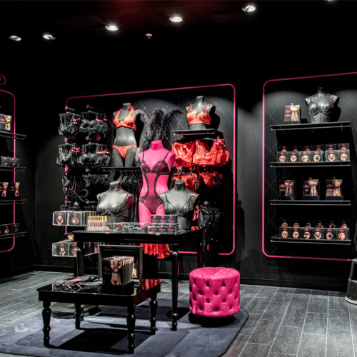 ...und schwarz für die "Private Collection" (Foto: Hunkemöller)