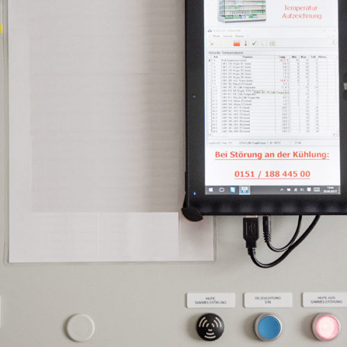 Steuerung des Hybridsystems über ein zentrales Softwaresystem, das alle klimarelevanten Funktionen im Markt dokumentiert. (Foto: KMW Limburg)