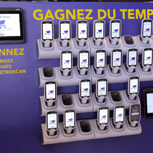 Ausgabestation für mobile Self-Scanner (Foto: Metro Cash & Carry France)