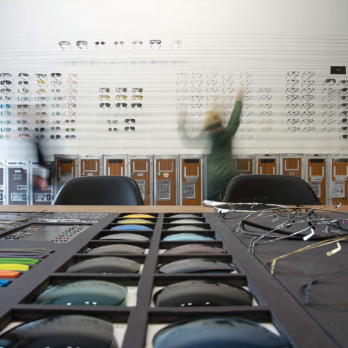 Im Store von Ic Berlin lassen sich Flugzeug-Container bei Bedarf an andere Stellen rollen. (Foto: ic! Berlin)