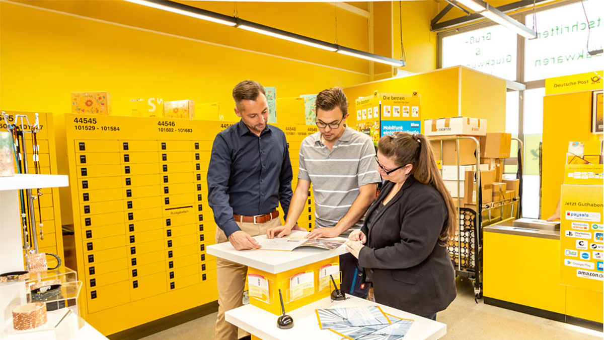 Postfiliale in Castrop-Rauxel mietet Licht | stores shops