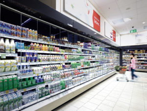 Rahmenlose Türen gewähren eine vollständige Sicht auf die Ware. (Foto: Schott)