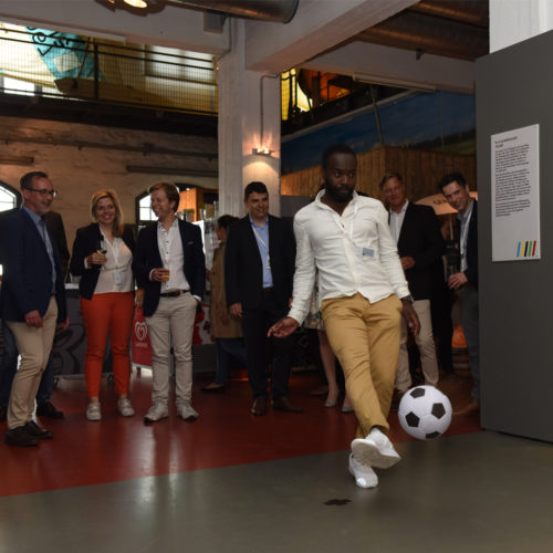 Sportliche Interaktion bei der „SAP Networking Night" im Deutschen Sport & Olympia Museum in Köln. (Foto: EHI/Steffen Hauser)