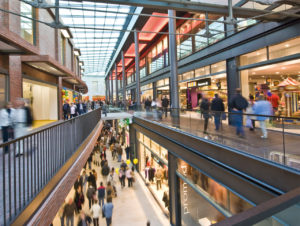 Blick in die geradlinige, moderne Architektur des Forum Duisburg (Foto: hib GmbH, Köln)