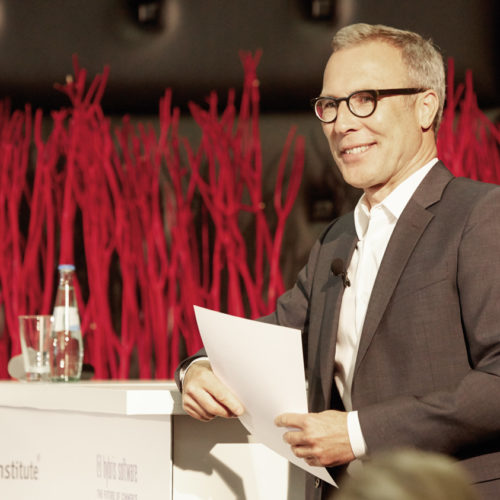 Multichannel-Experte Lutz Spannuth moderierte den EHI-Kongress.
