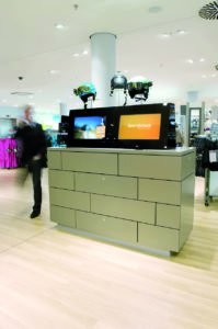 Digitaler Info-Point mit gutem Visual Merchandising