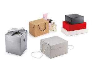 Geschenkboxen sehen gut aus und machen das Einpacken schneller (Fotos (4): Rajapack)
