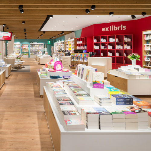 Zu dem Sortiment des Buchdiscounters gehören Bücher, DVDs und Schreibwaren. (Foto: Ex Libris/Michael Egloff)