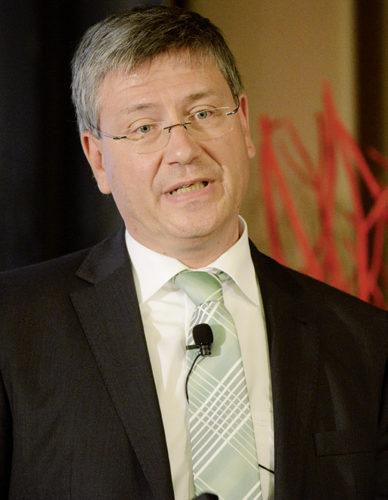 Klaus-Dieter Weichbrodt, Globetrotter